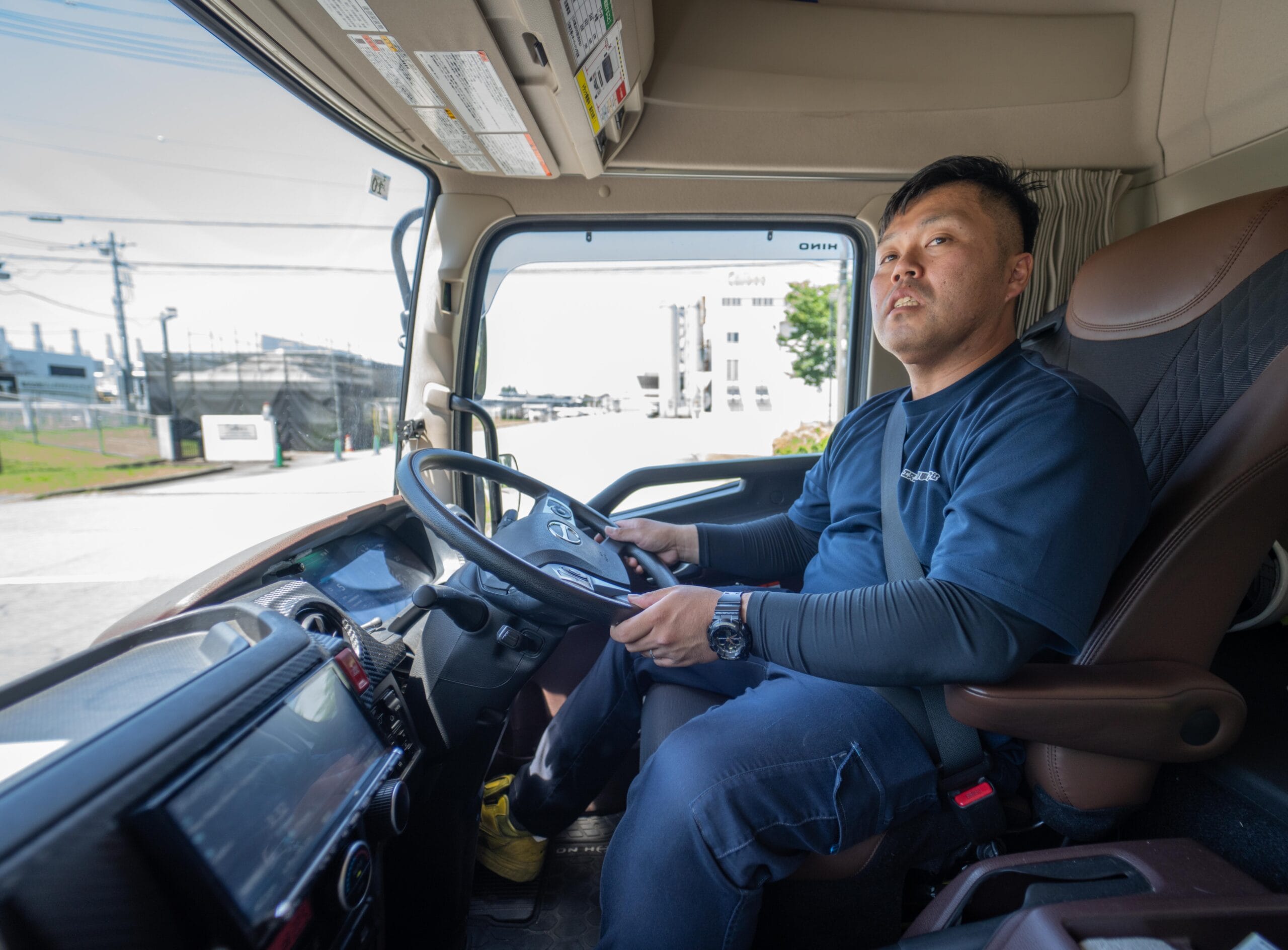 大型トラックドライバースタッフ〈宇都宮営業所〉